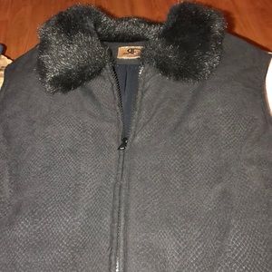 Beautiful vest! Size medium